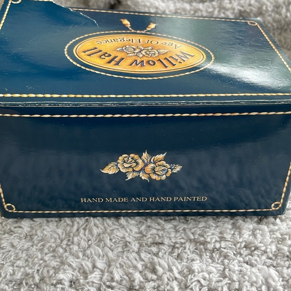 Willow Hall Age of Elegance Shoe Collection Day Dreamer hand made  hand painted - Picture 13 of 13